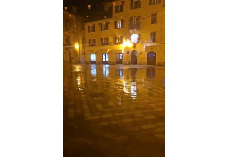 Мощный шторм вызвал проливные дожди на Балканах