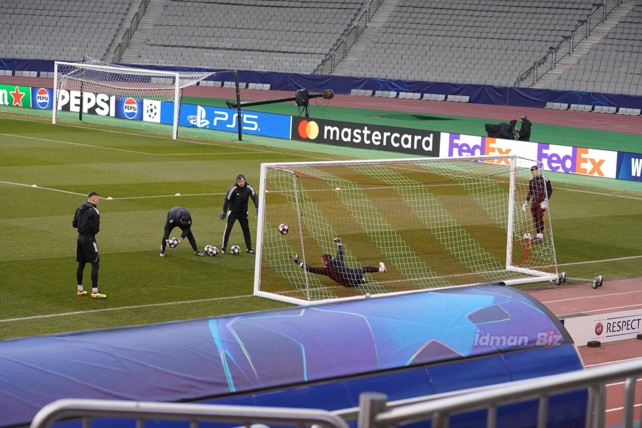 "Карабах" провел тренировку в преддверии матча с "Ньюкаслом"