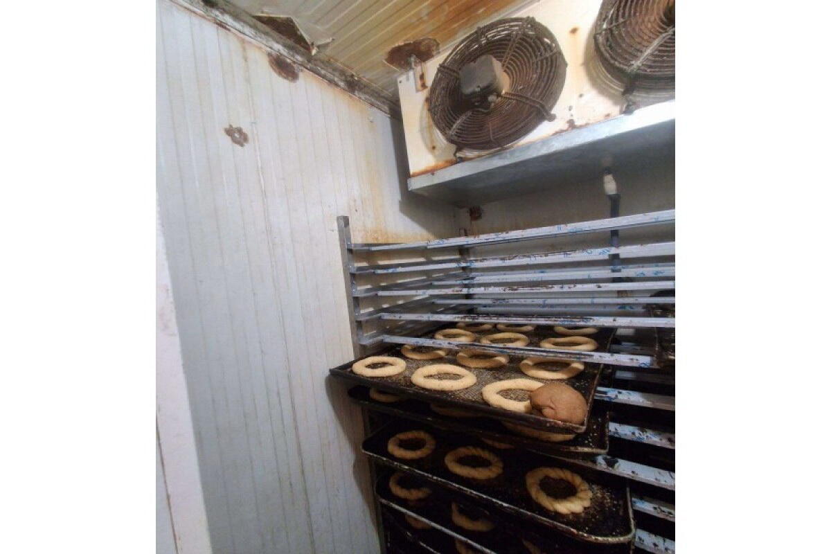 В ряде маркетов в Баку выявлены непригодные к употреблению продукты