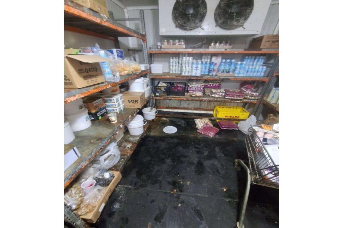 В ряде маркетов в Баку выявлены непригодные к употреблению продукты