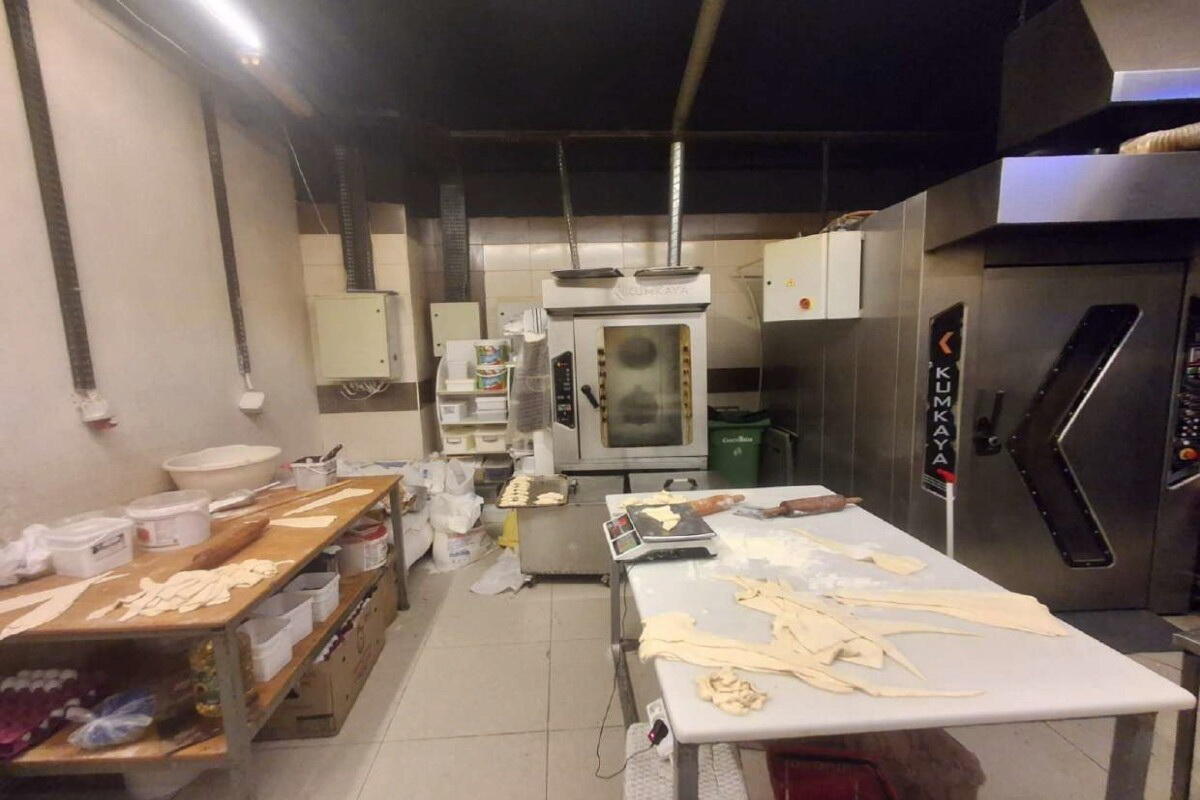 В ряде маркетов в Баку выявлены непригодные к употреблению продукты