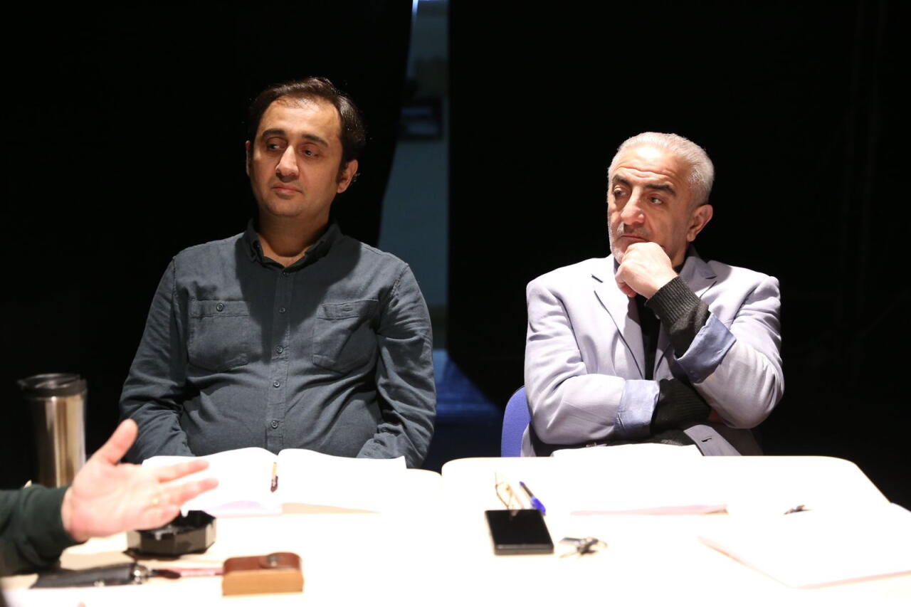 Бакинский театр в ожидании Годо - того самого, кто способен разрешить все проблемы