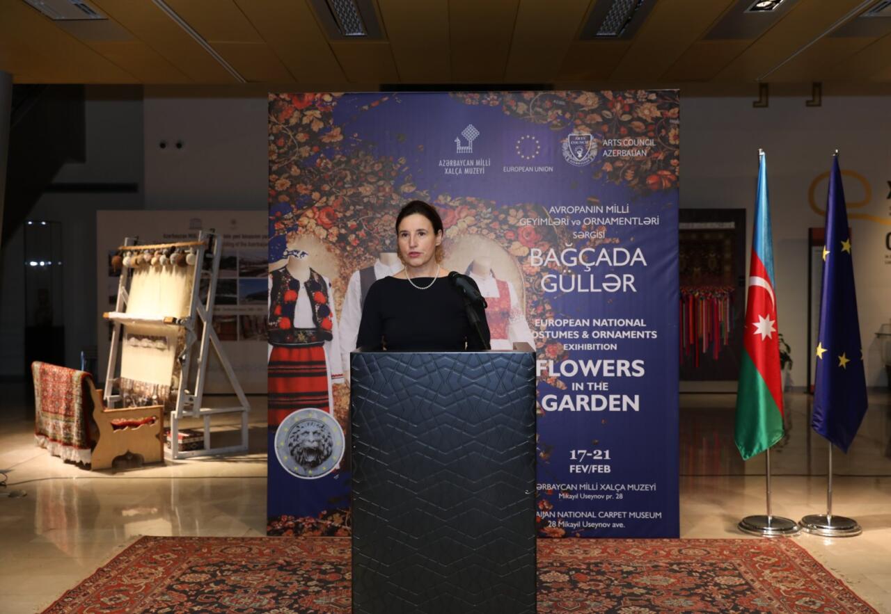 В Азербайджанском национальном музее ковра открылась выставка «Цветы в саду»