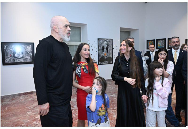 Heydər Əliyev Fondunun vitse-prezidenti Leyla Əliyeva və Bakı Media Mərkəzinin rəhbəri Arzu Əliyeva Tiranada MAMA “Ana təbiət” beynəlxalq incəsənət sərgisinin açılışında iştirak ediblər