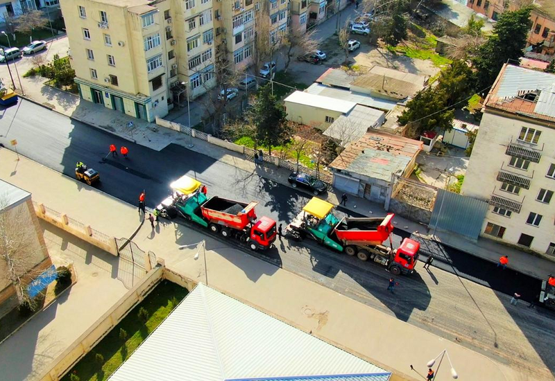 В Баку начался ремонт дороги на одной из улиц