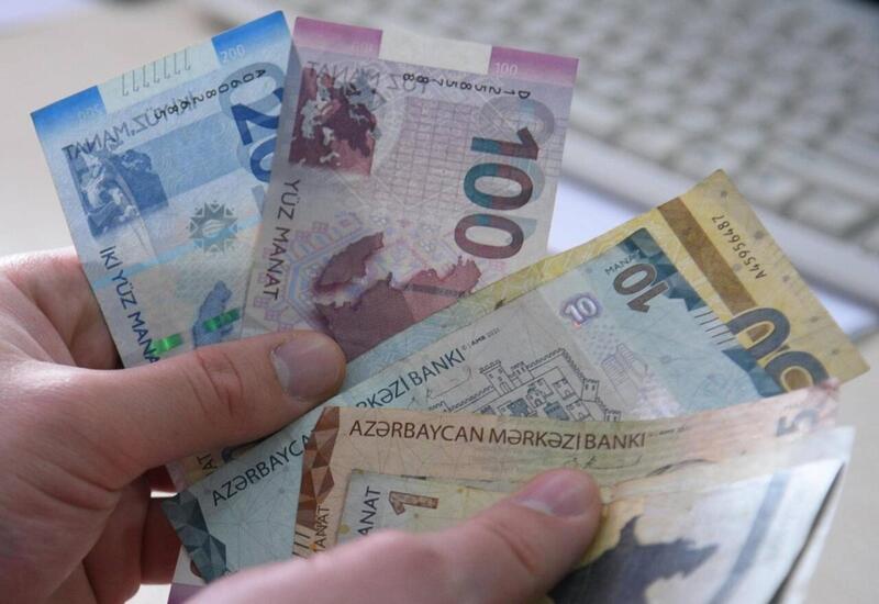 В Азербайджане некоторые купюры продают дороже номинала
