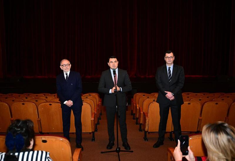 Новый директор Азербайджанского русского драмтеатра представлен коллективу