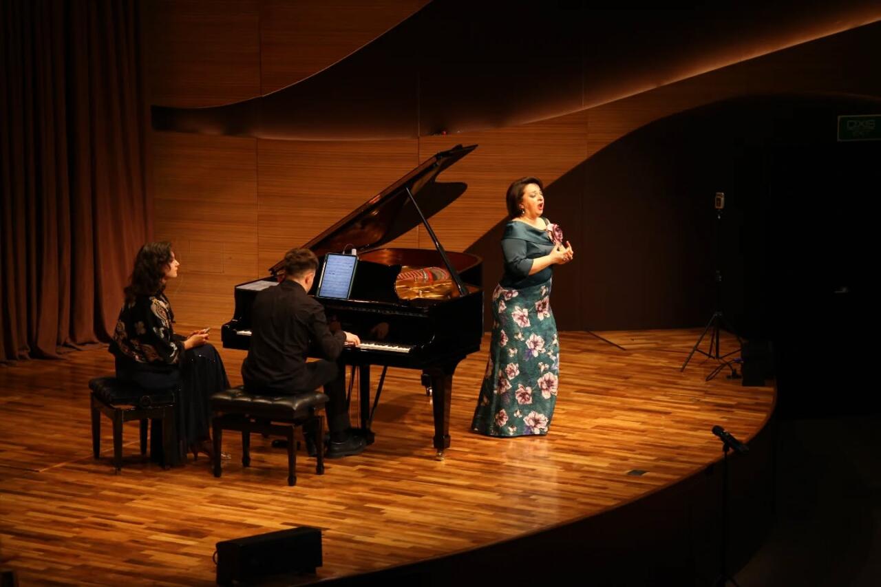 Смерть в экстазе любви на бакинской сцене