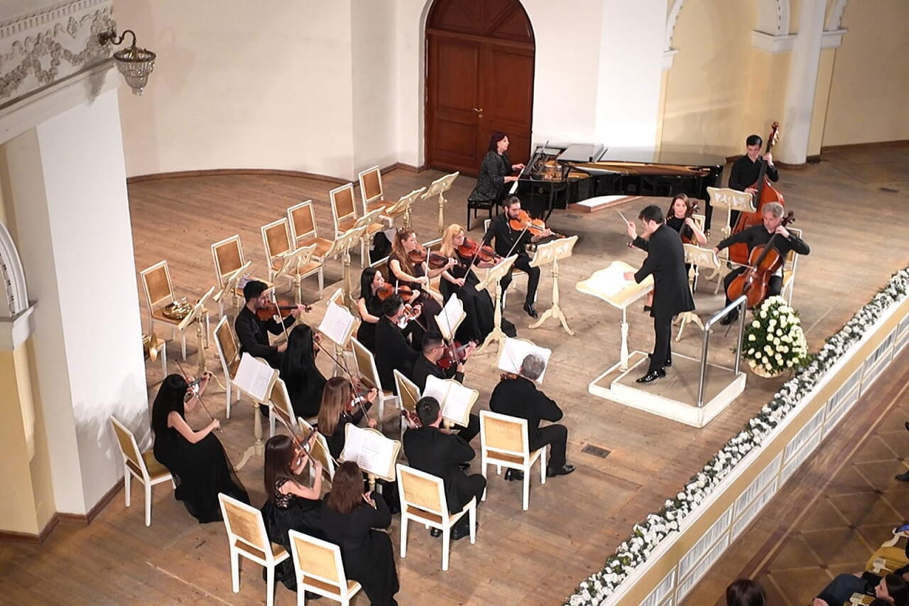 Бакинский вечер - лунная соната, шотландские песни и магия Бетховена