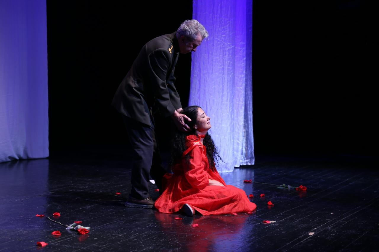 Актриса Ильгара Тосова отметила юбилей спектаклем "Письмо полковнику"