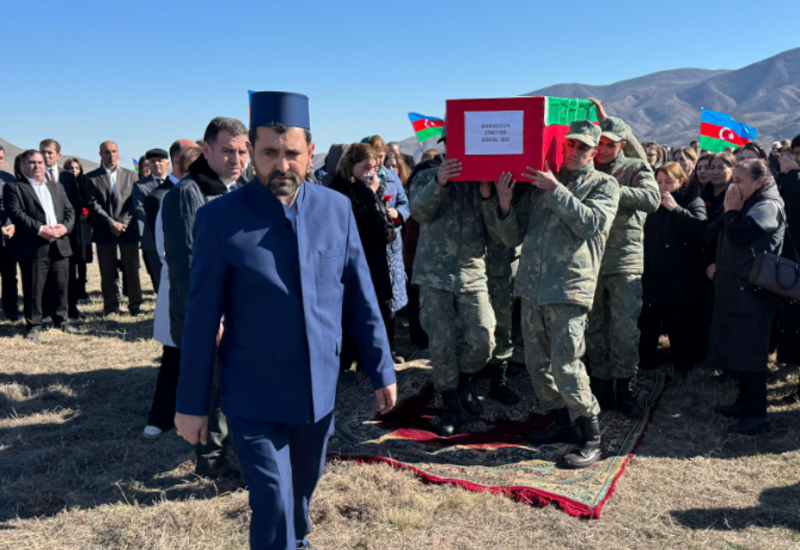 33 il itkin kimi qeydiyyatda olan şəhid Zibeydə Əhmədova dəfn edildi
