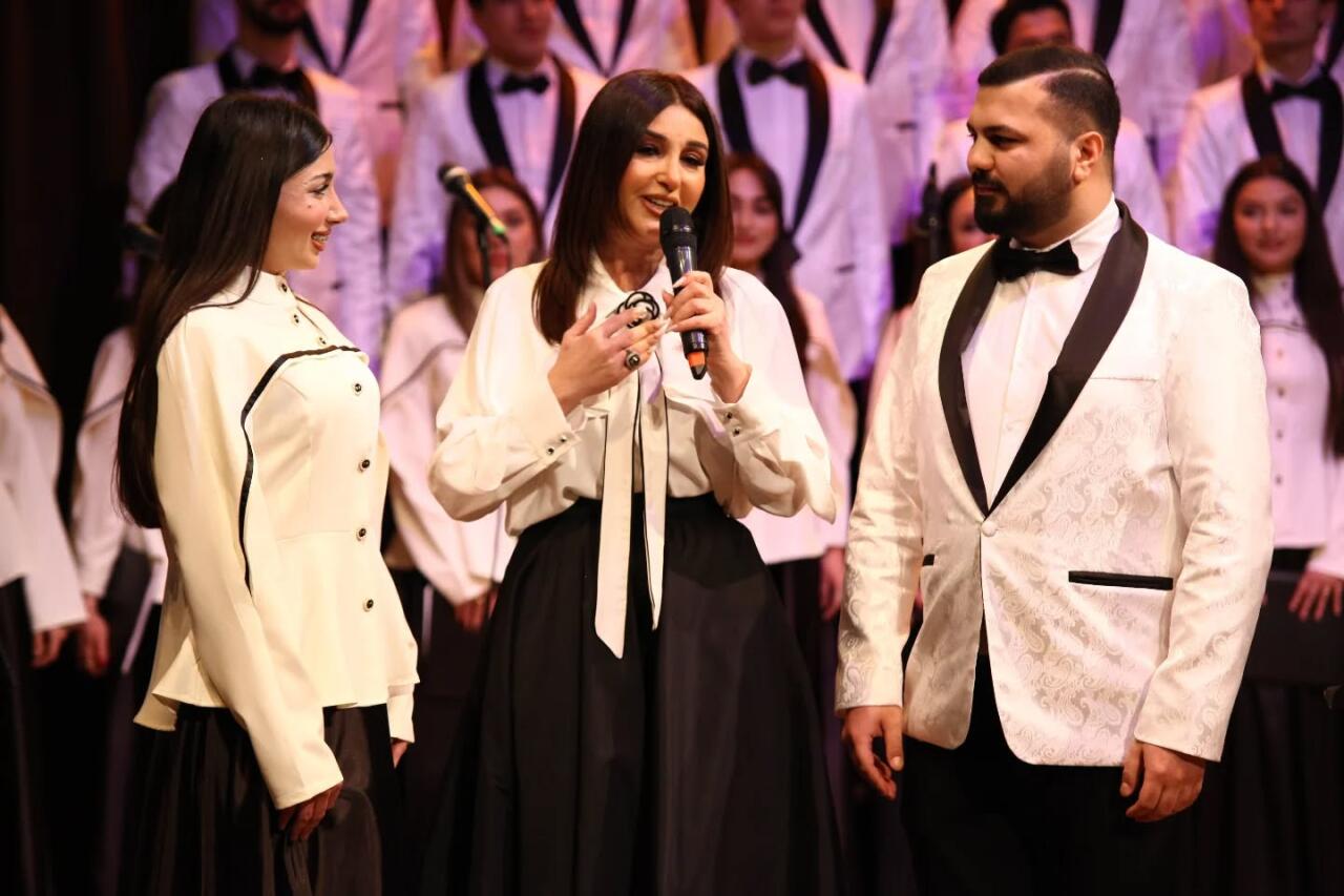 Костюмы и бутафория, сценки и хореографические этюды из азербайджанского кино