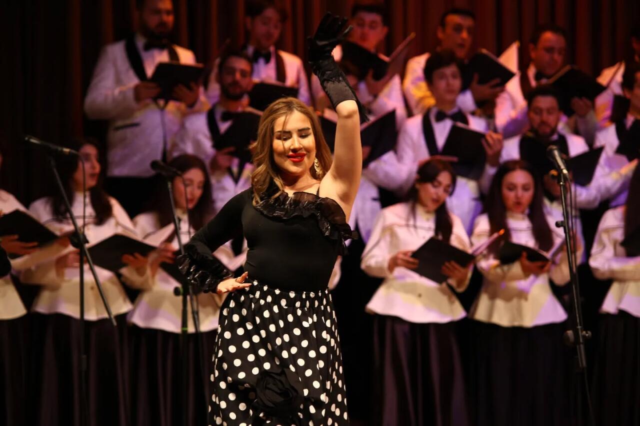 Костюмы и бутафория, сценки и хореографические этюды из азербайджанского кино