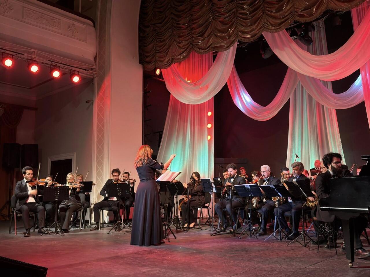 В Баку представлено кино без экрана, но с сердцем и вдохновением…