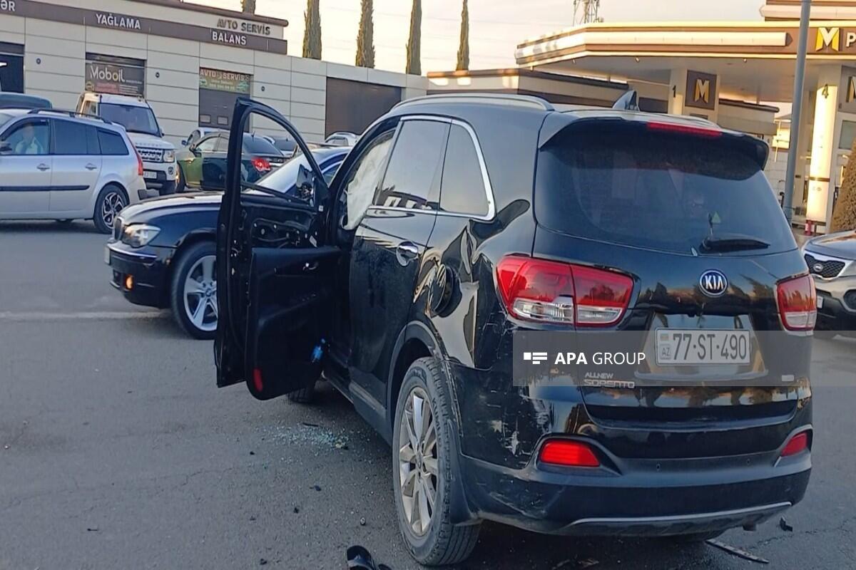 В Гяндже столкнулись два легковых автомобиля, есть пострадавшие