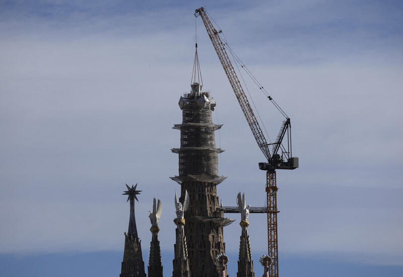 Завершено строительство башни Саграды Фамилии в Барселоне