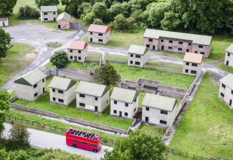 Заброшенная «деревня-призрак» в Великобритании пустует с прошлого века