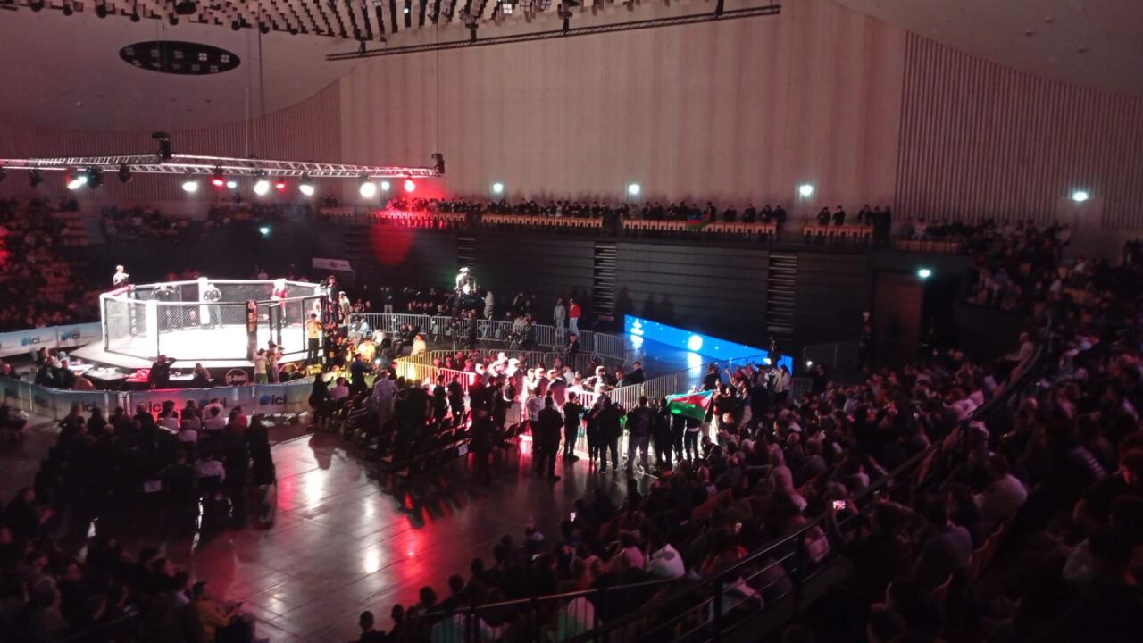 Fransadakı soydaşlarımız MMA turnirində azərbaycanlı idmançıya dəstək oldular