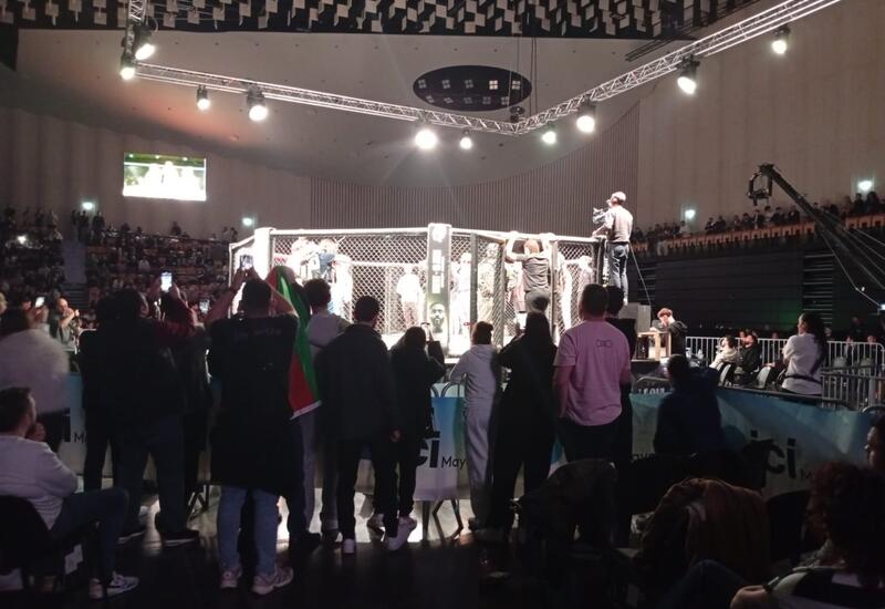 Fransadakı soydaşlarımız MMA turnirində azərbaycanlı idmançıya dəstək oldular