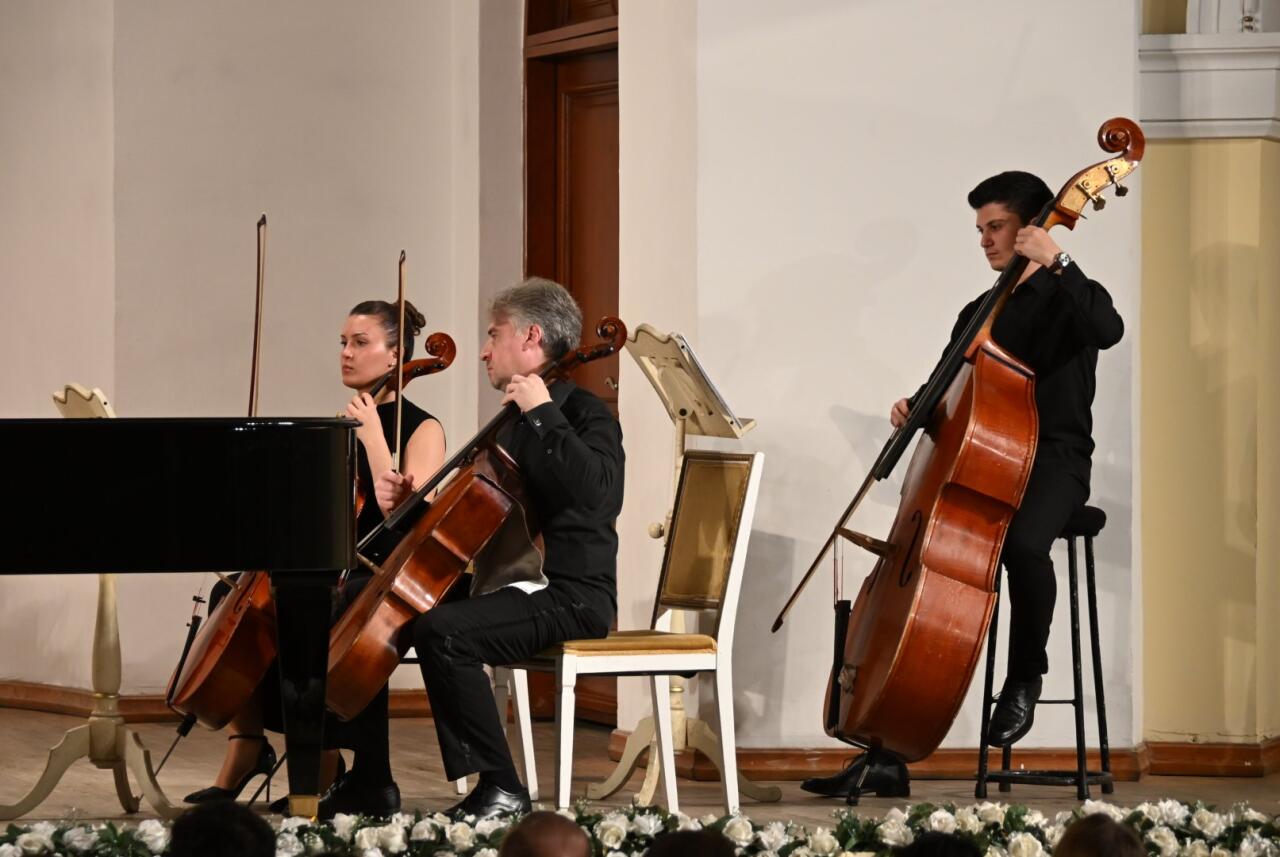 The Lady in Red в сиянии классических шедевров – магия вечера в Баку
