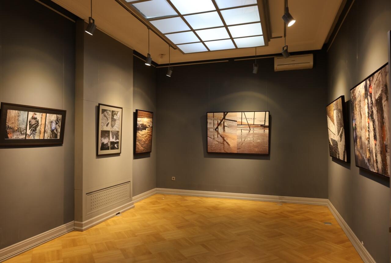 В Баку показали "Зеркало тайн" Анны Ибрагимбековой