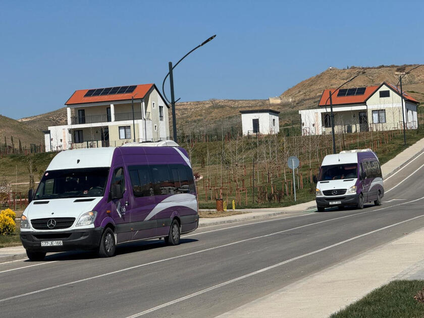 Вернувшимся в Хоровлу бывшим вынужденным переселенцам вручены ключи от домов