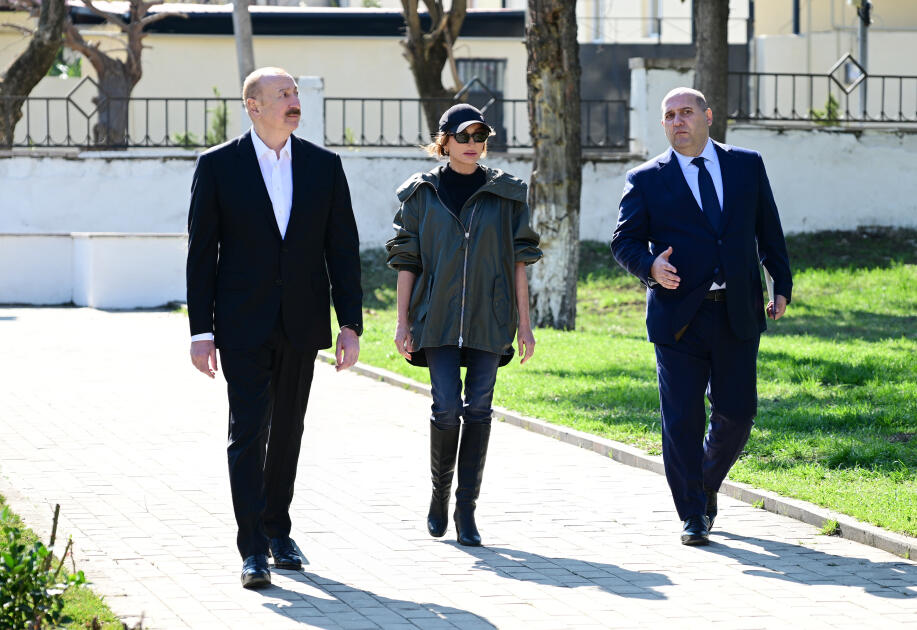 Prezident İlham Əliyev və Birinci xanım Mehriban Əliyeva Xocavənd şəhər və Xocavənd kənd sakinləri ilə görüşüblər