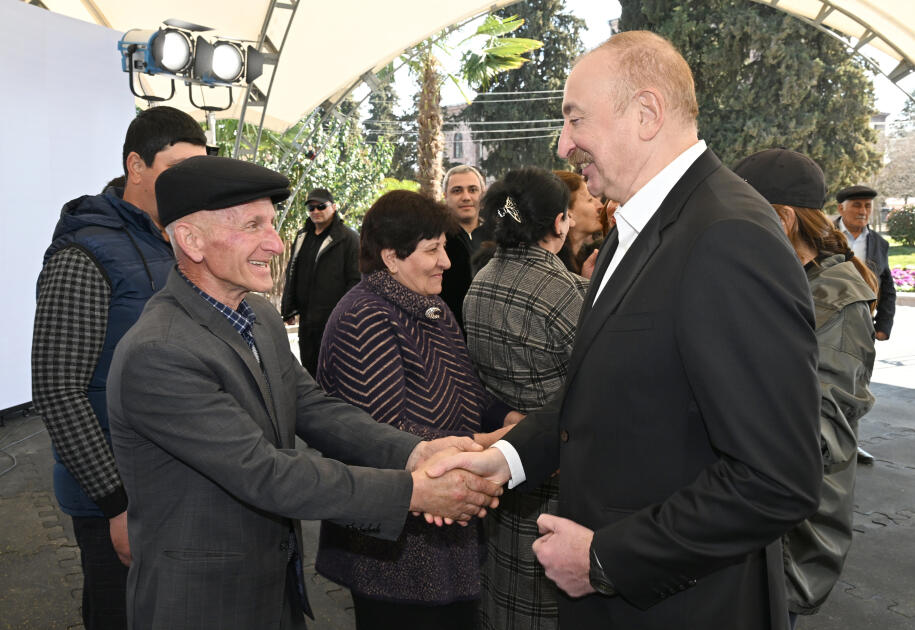 Prezident İlham Əliyev və Birinci xanım Mehriban Əliyeva Xocavənd şəhər və Xocavənd kənd sakinləri ilə görüşüblər