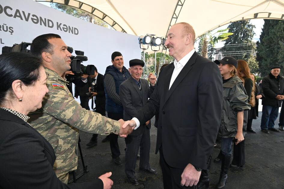 Prezident İlham Əliyev və Birinci xanım Mehriban Əliyeva Xocavənd şəhər və Xocavənd kənd sakinləri ilə görüşüblər