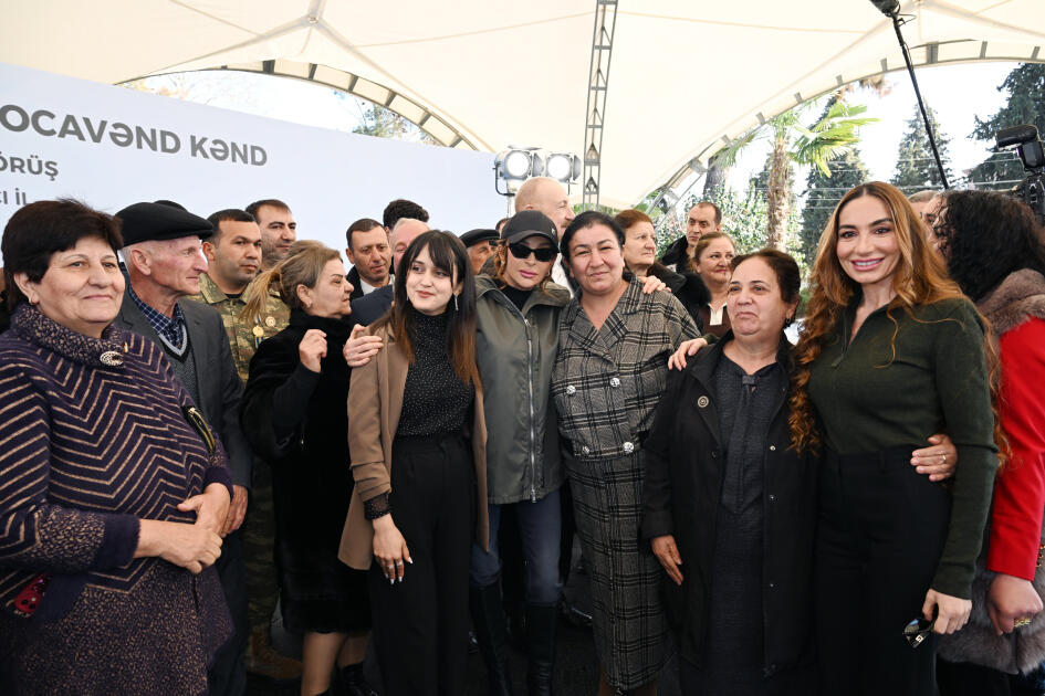 Prezident İlham Əliyev və Birinci xanım Mehriban Əliyeva Xocavənd şəhər və Xocavənd kənd sakinləri ilə görüşüblər