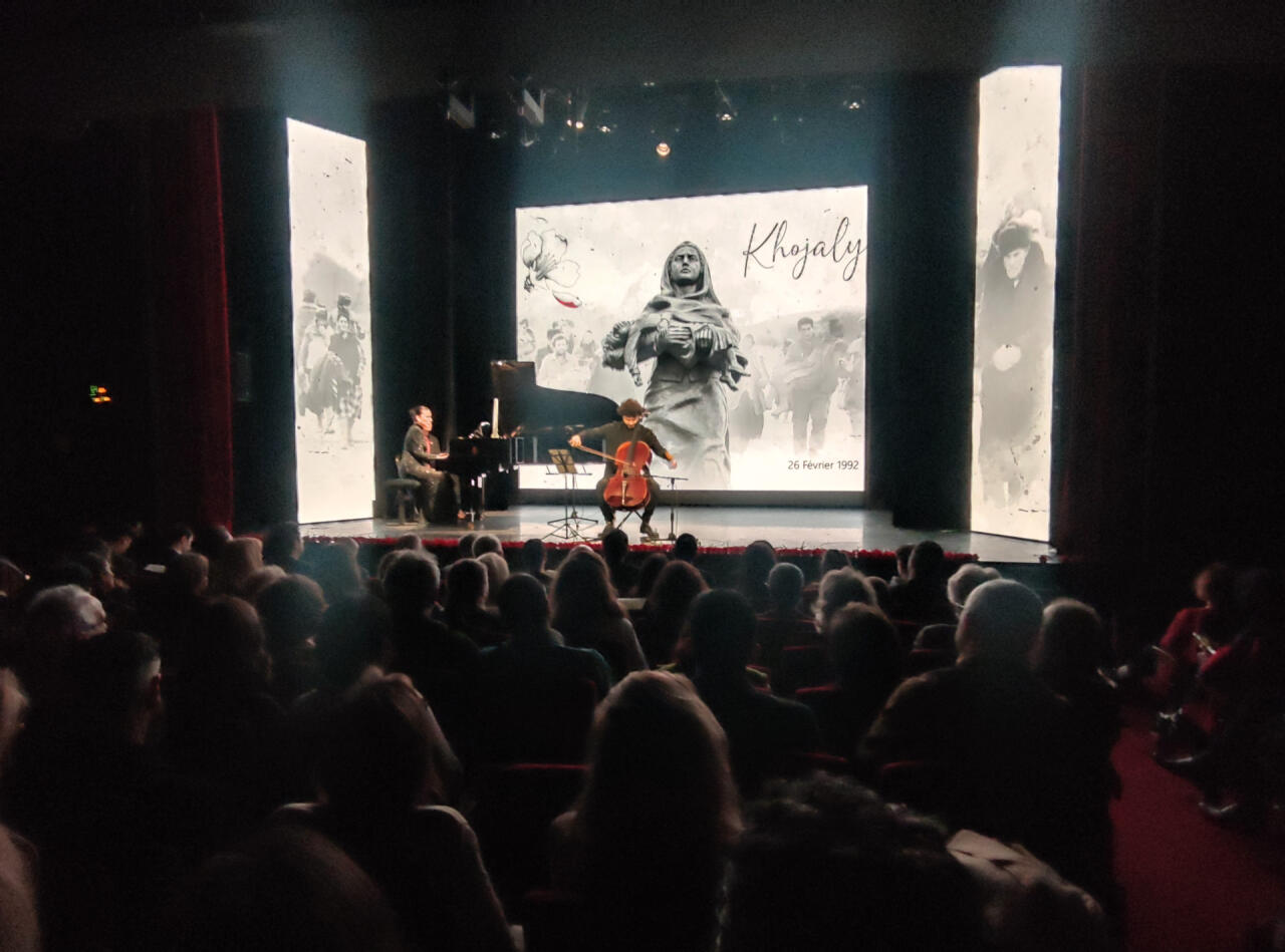 В Париже почтили память жертв Ходжалы