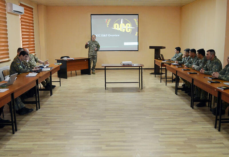 В Баку проходит консультативная встреча с делегацией НАТО