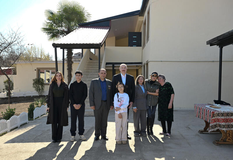 Искренняя беседа Президента Ильхама Алиева и Первой леди Мехрибан Алиевой с жителями города Ходжавенд