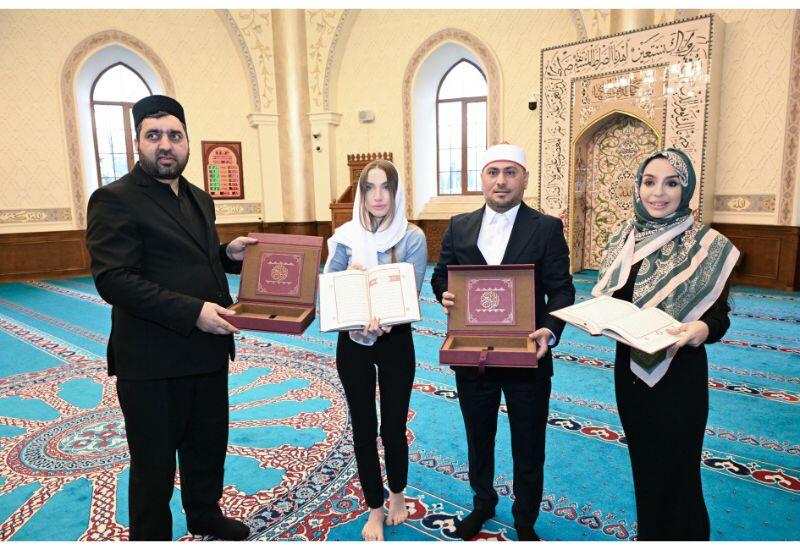 Лейла Алиева и Алена Алиева посетили Джума-мечеть