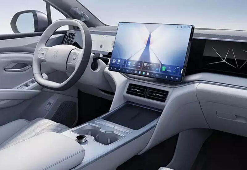 BYD представил внедорожник с экранами и раскладной кроватью