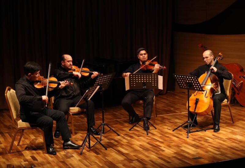 "last postlude-post..." - произведение в котором пауза говорит не меньше, чем звук