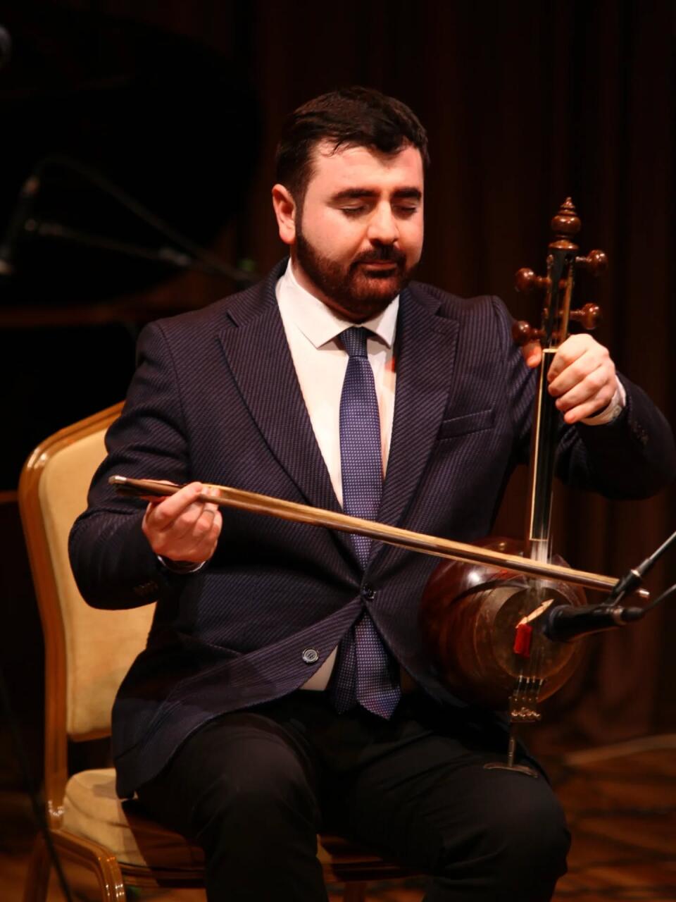 Семь азербайджанских красавиц в голубом и волшебство канона