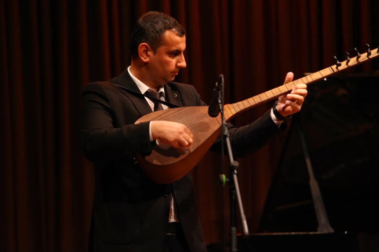 Семь азербайджанских красавиц в голубом и волшебство канона