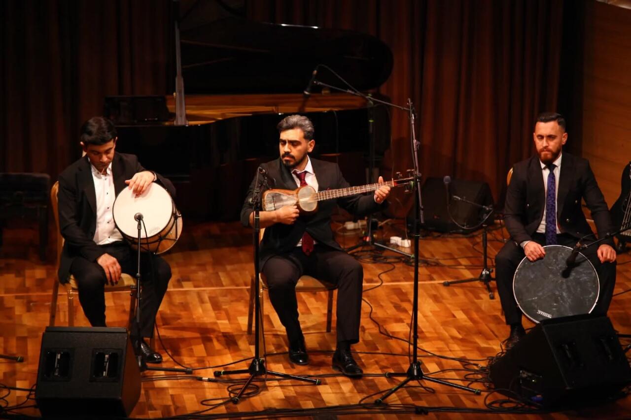 Семь азербайджанских красавиц в голубом и волшебство канона