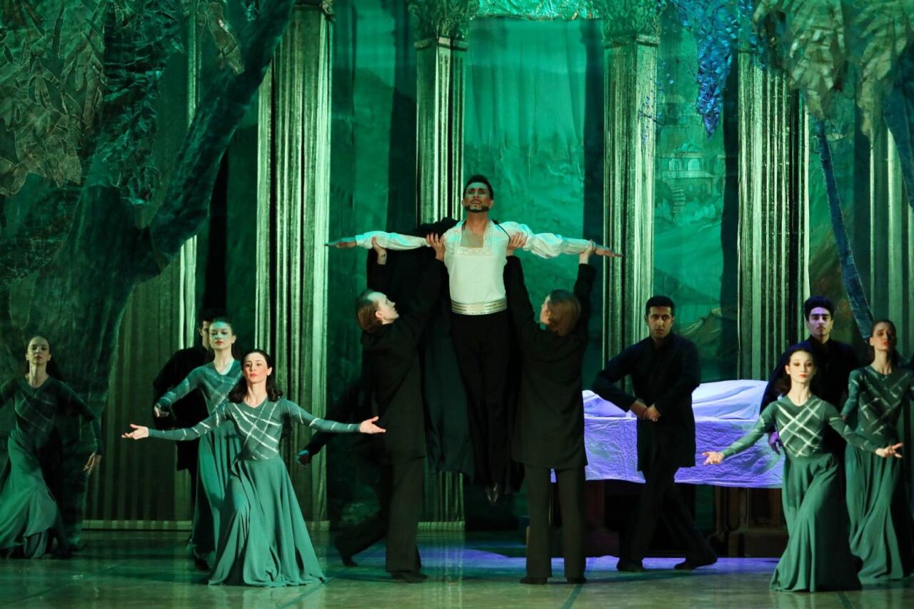 В Баку представили одноактный спектакль "Орфей и Эвридика"