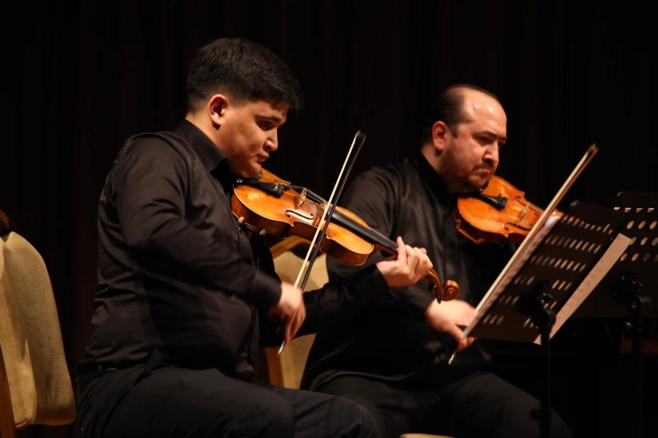 "last postlude-post..." - произведение в котором пауза говорит не меньше, чем звук