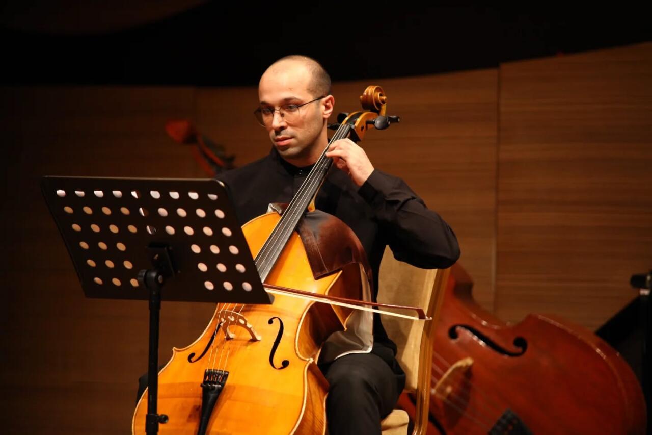 "last postlude-post..." - произведение в котором пауза говорит не меньше, чем звук