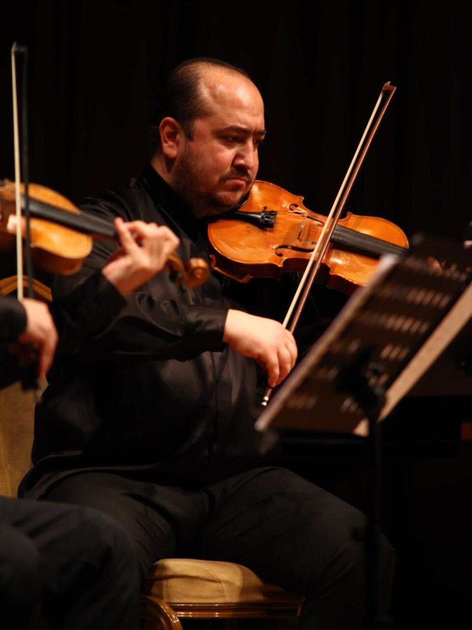 "last postlude-post..." - произведение в котором пауза говорит не меньше, чем звук