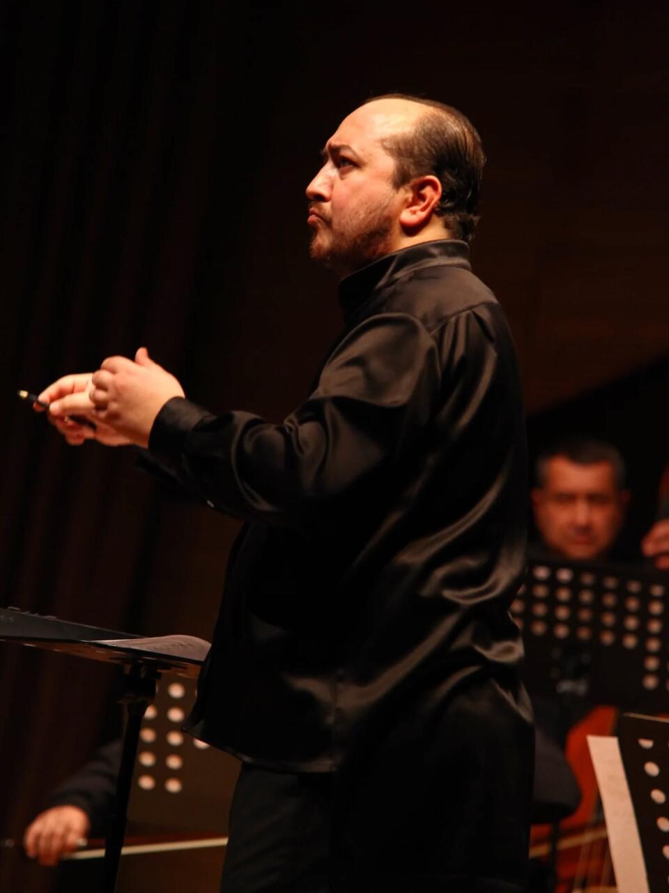 "last postlude-post..." - произведение в котором пауза говорит не меньше, чем звук