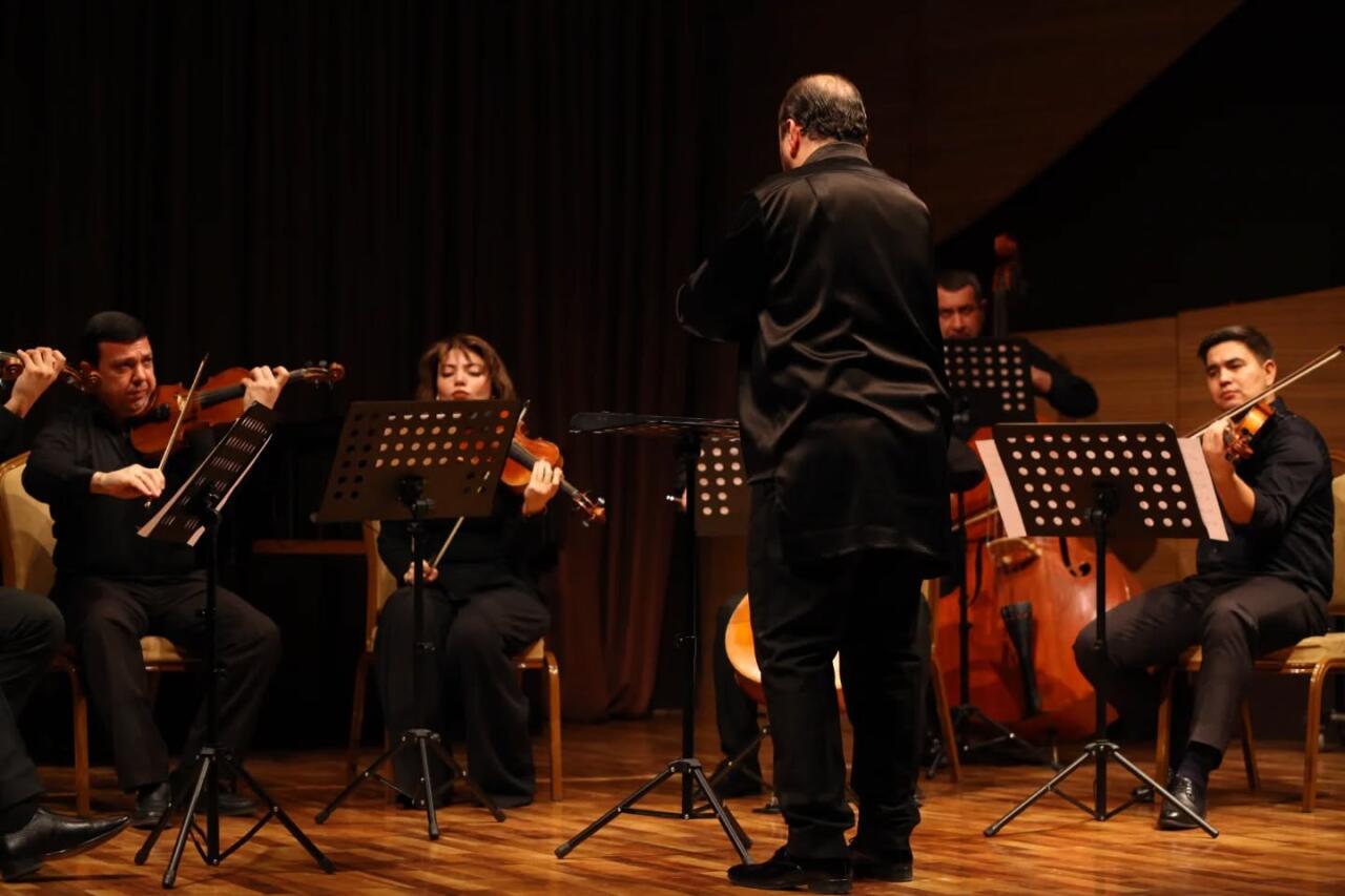 "last postlude-post..." - произведение в котором пауза говорит не меньше, чем звук