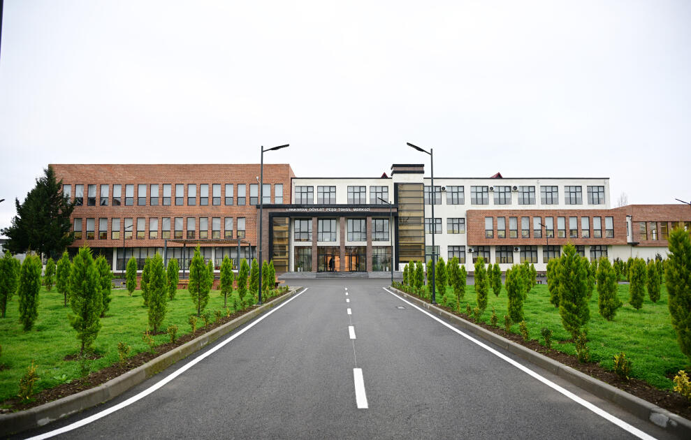 Prezident İlham Əliyev Lənkəran Dövlət Peşə Təhsil Mərkəzinin açılışında iştirak edib