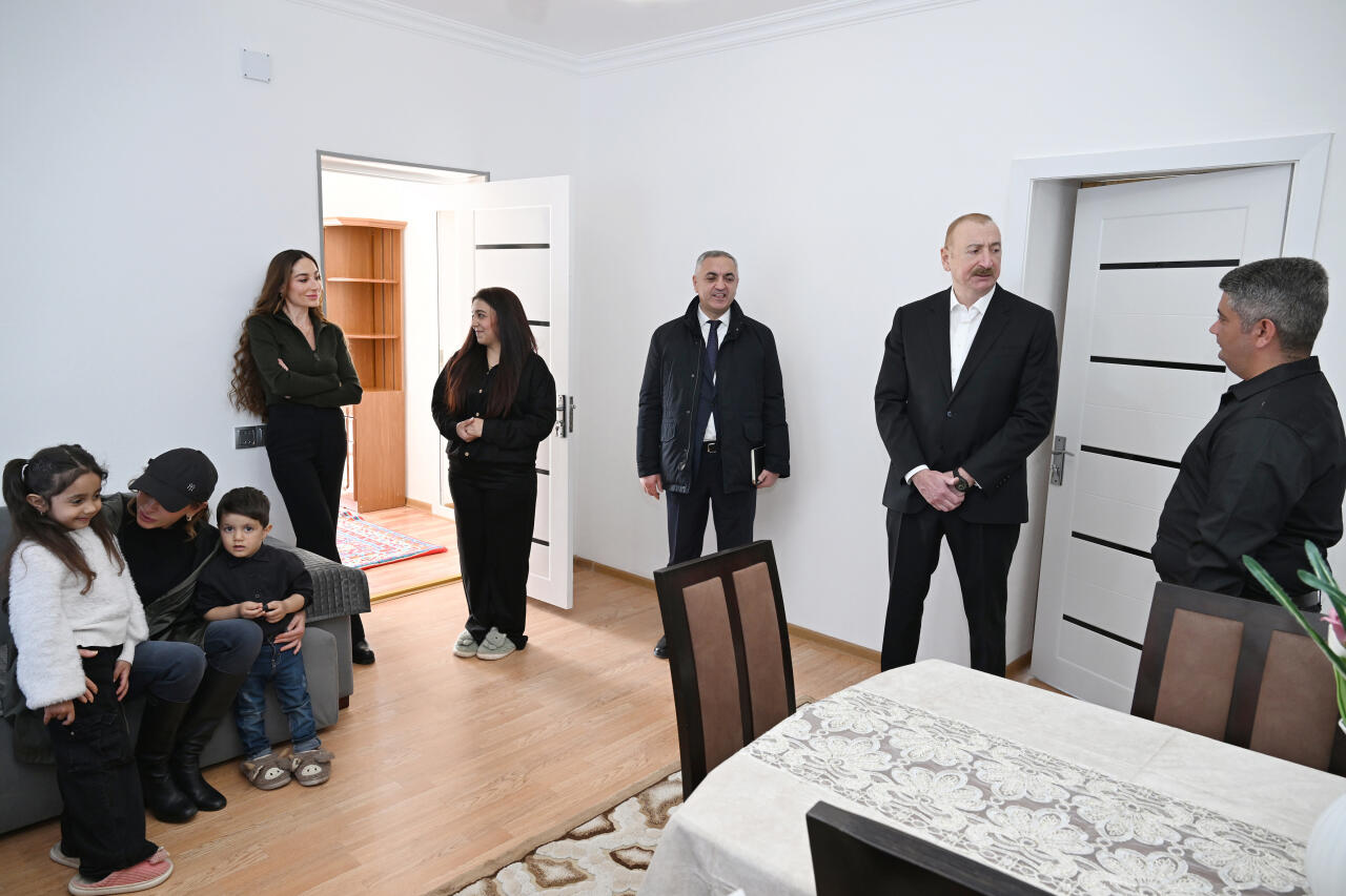 Президент Ильхам Алиев и Первая леди Мехрибан Алиева ознакомились с проделанными работами в селе Ханабад Ходжалинского района