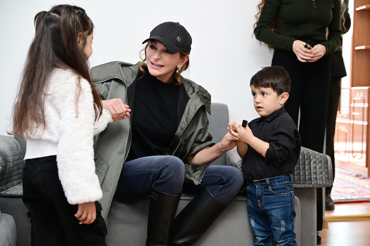 Президент Ильхам Алиев и Первая леди Мехрибан Алиева ознакомились с проделанными работами в селе Ханабад Ходжалинского района