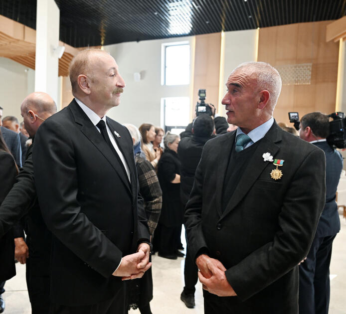 Трогательные кадры встречи Президента Ильхама Алиева и Первой леди Мехрибан Алиевой с жителями Ходжалинского района