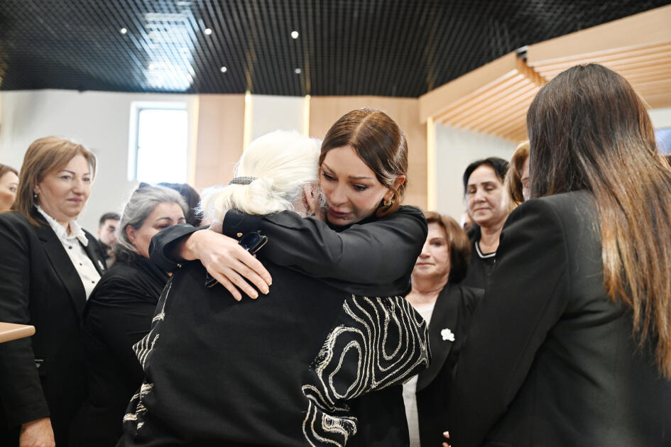 Трогательные кадры встречи Президента Ильхама Алиева и Первой леди Мехрибан Алиевой с жителями Ходжалинского района